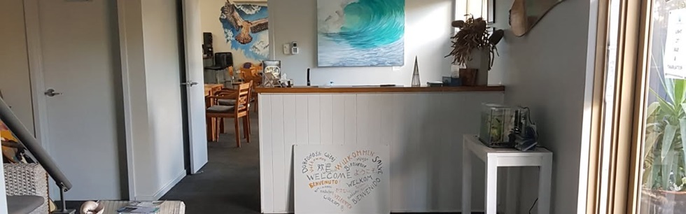 Front desk and welcome area at Centre Break Beach Stay